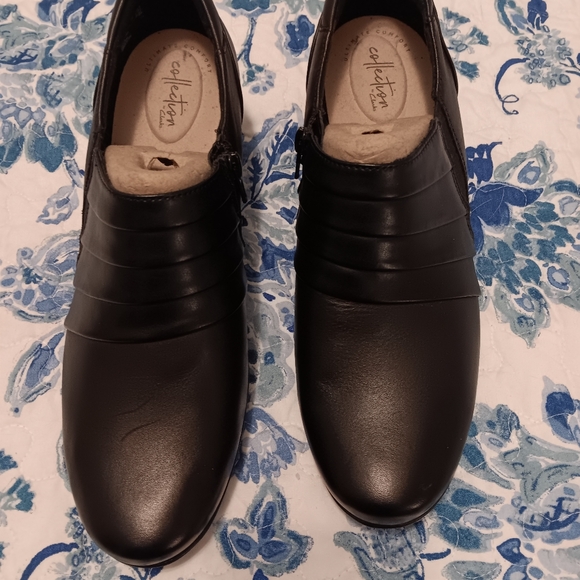 Clarks, size 12 W, black leather - Picture 3 of 6